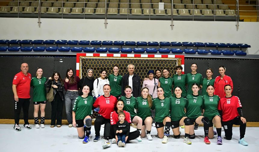 Kepez’in sultanları İzmir’i mağlup etti