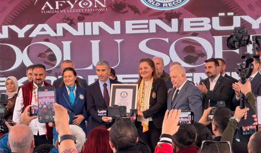 'Dünyanın En Büyük Anadolu Sofrası'  Guinness Rekorlar Kitabına girdi
